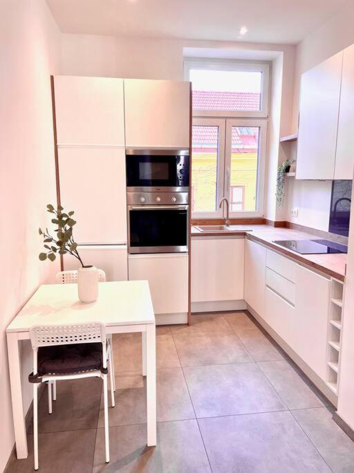 Brand New Spacious & Stylish Aptmt In City-Centre Wiedeń Zewnętrze zdjęcie